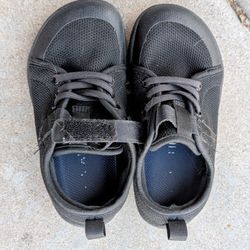 Kids WHITIN Black Minimalist Sneakers – Children’s Size 13 – Great Condition