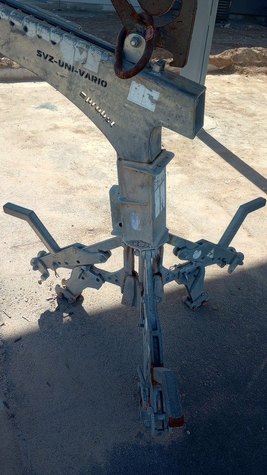 Manhole Clamp /