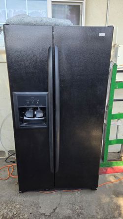 Refridgerator black side by side