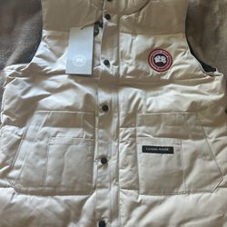 CANADA GOOSE PARKA NEW