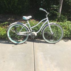26” Huffy Cranbrook Ladies White Beach Cruiser 