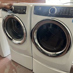 Electrolux Washer And Electric Dryer W/pedestals Used 