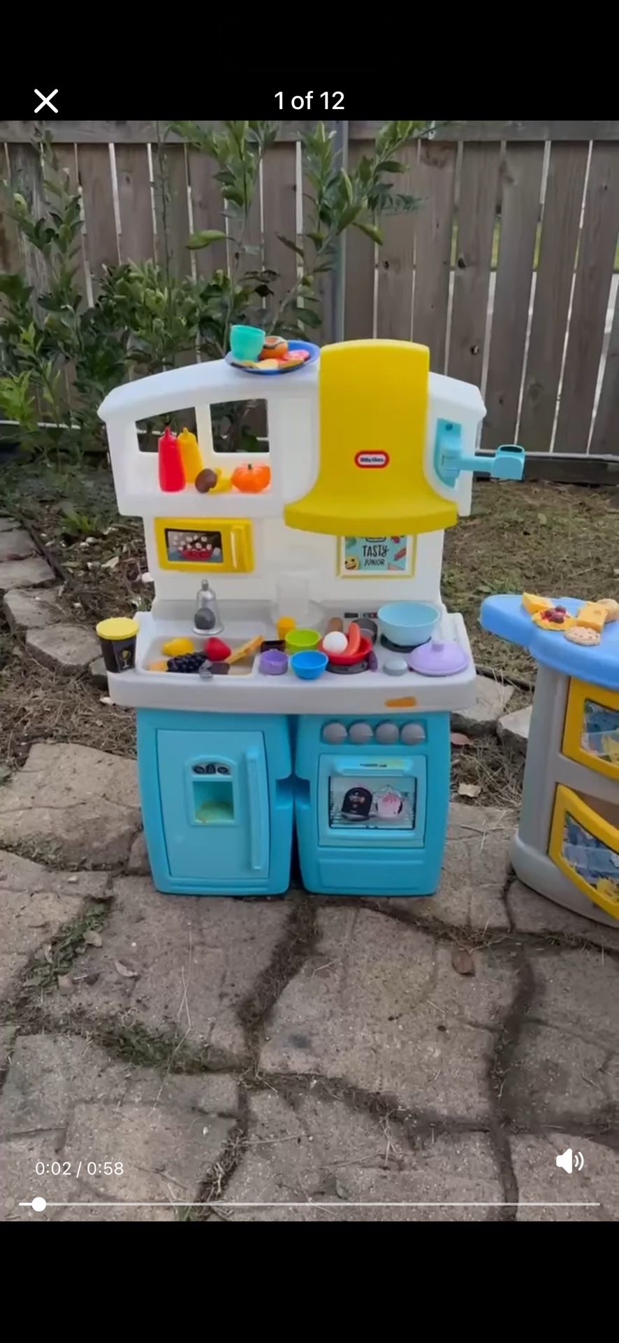 Fisher Price Laugh & Learn Servin' Up Fun Food Truck.