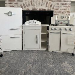 Used Pottery Barn Kids Kitchen Set