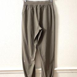 🍋LIKE NEW Lululemon Light Weight Jogger Pants 6