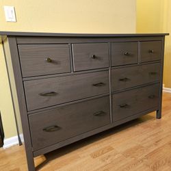 Clean and Nice 8 Drawer Dresser.