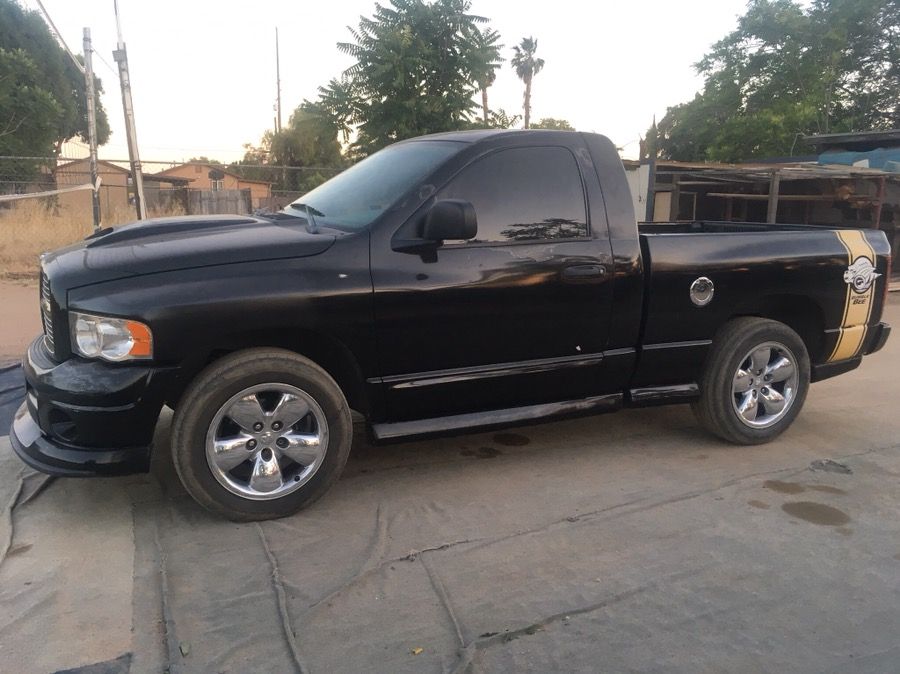 2005 dodge ram rumble bee