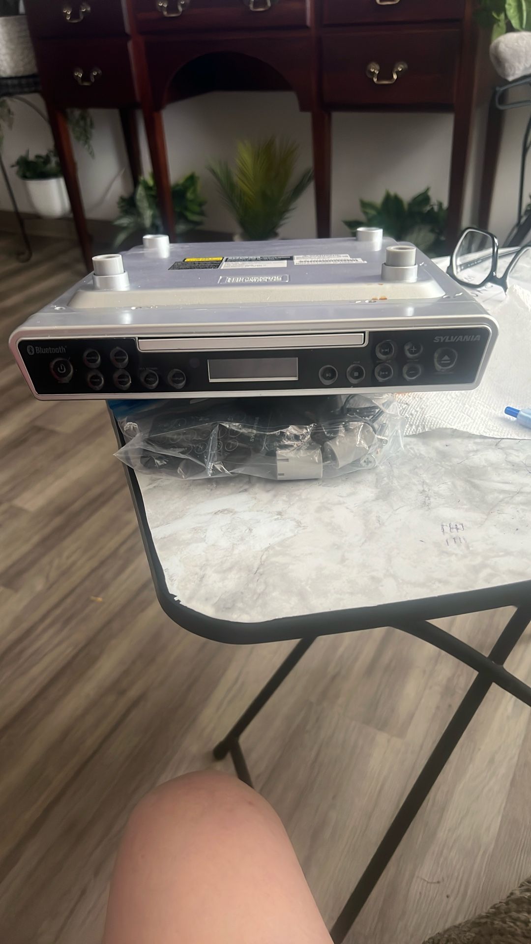 Under Cabinet Cd /radio Player