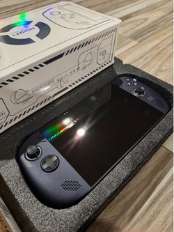 Lenovo Legion Go S with SteamOS 8" AMD Ryzen Z2 Go 16GB RAM 512GB