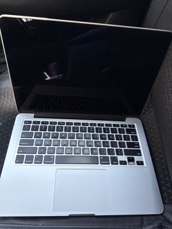 Apple MacBook Pro 2015 year 8gb ram 256gb drive