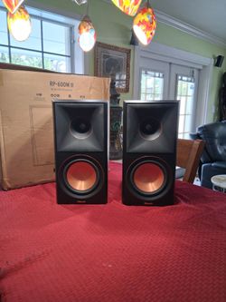 Klipsch RP600M l l speakers new