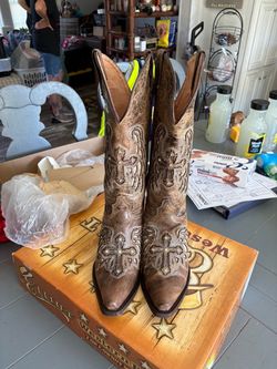 Women’s size 11 boots