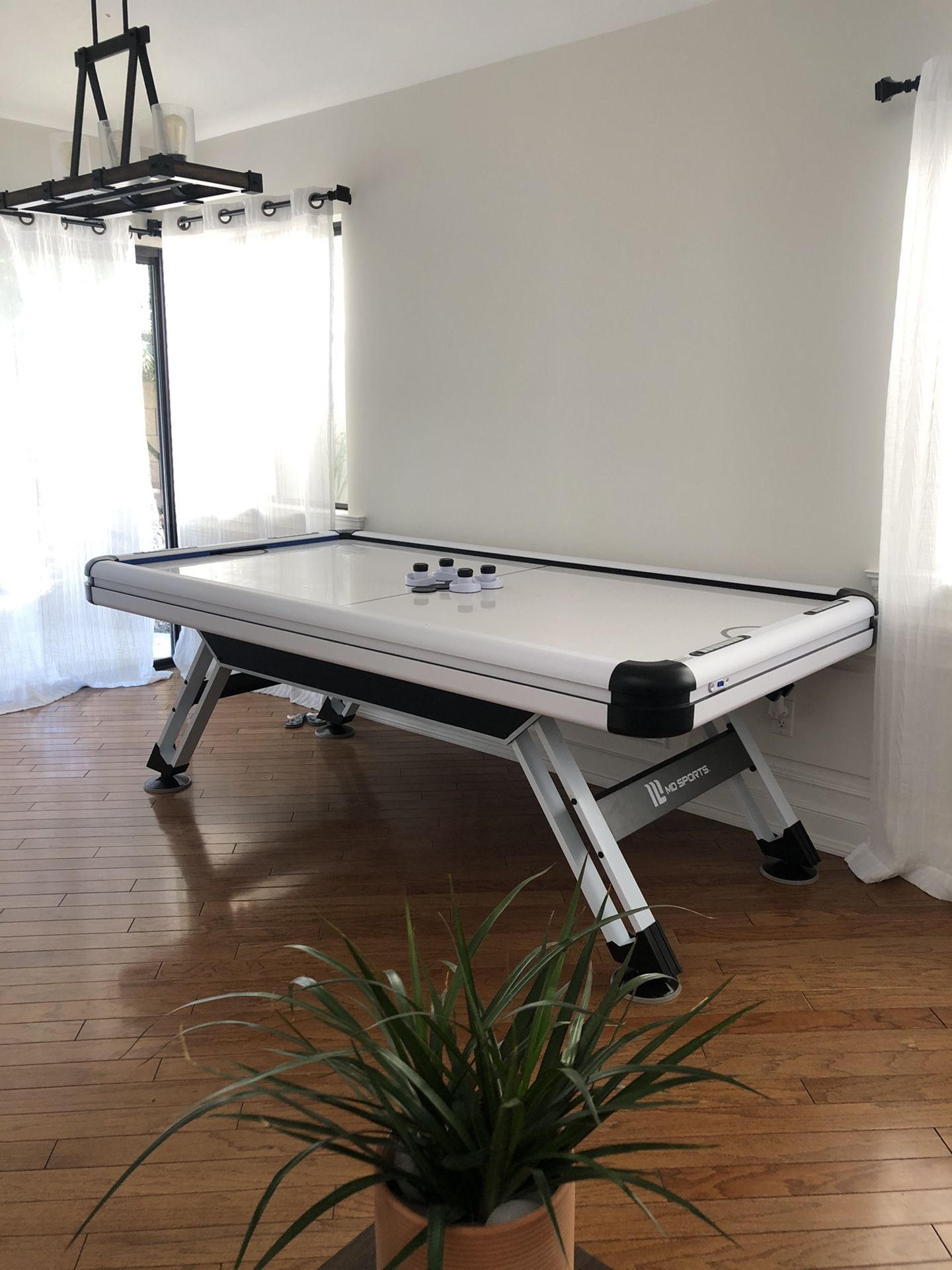 Air Hockey Table