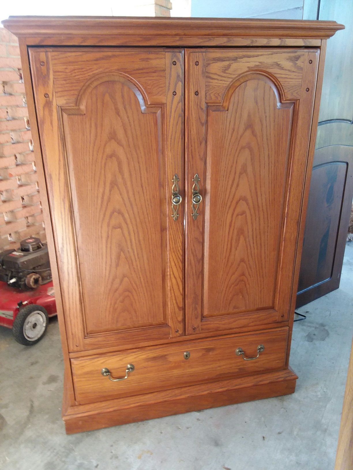 Home entertainment center. Nice, clean and looks new. $50.00