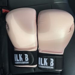 🚨🚨🚨 Pink Boxing 🥊 Gloves 