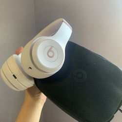 Beats Solo 4 Cloud Pink