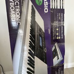 Casio Electronic Keyboard Wk-220