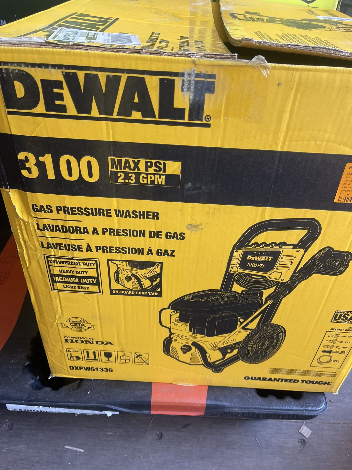 DEWALT 3100 PSI 2.3 GPM Cold Water Gas Pressure Washer w/ HONDA Engine