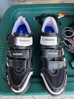 Shimano clip in cycling shoes