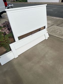 Full size bed frame Free broken foot board