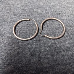 Vintage Starling silver hoop earrings.