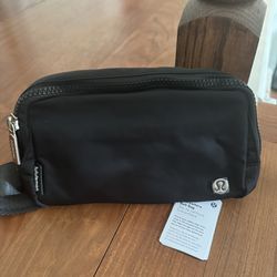Large Lululemon Belt Bag Brand New