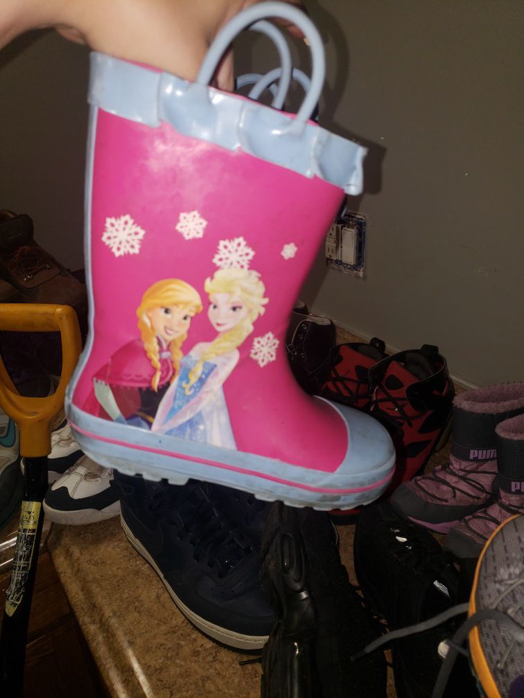 Kids Puma snow boots & Elsa rain boots 11/12