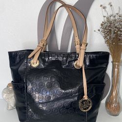 *MICHAEL KORS* Michael Kors Large Black Patent Leather Signature Tote Bag  Purse for Sale in Tucson, AZ - OfferUp