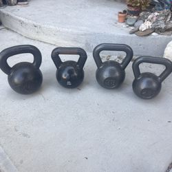 4 Kettlebell Weights 45lb-35lb-30lb-25lb