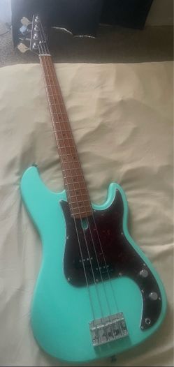 Bass Guitar / Sire P Marcus Miller Bass