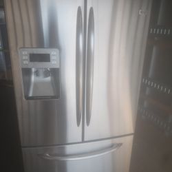 GE Profile Refrigerator 
