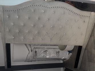 Queen Bed Frame-as Good As New