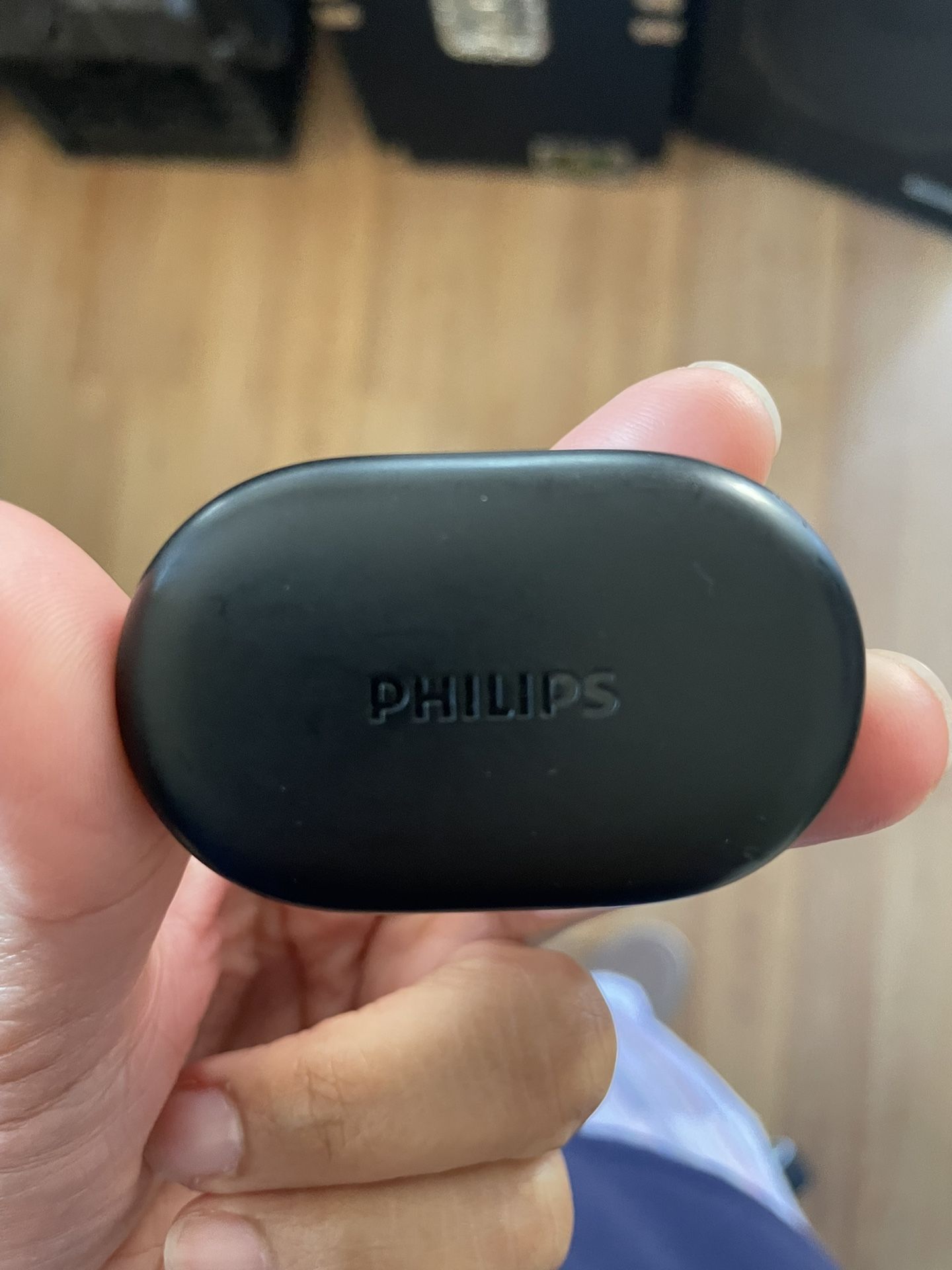 philips ear buds. new. lost charger. work well. wireless. bluetooth.