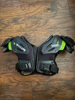 GEAR Pro-Tec Rz7 razor shoulder pads  size- med. 17”-18”