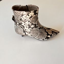 Michael Kors Kadence Snake-Embossed Ankle Booties Size US 6
