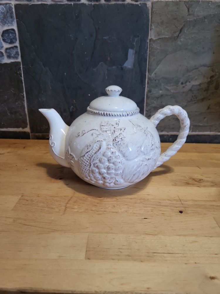 Ceramic Tea Pot. Old.