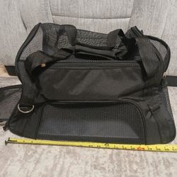 Soft Sided Kennel Cab Pet Carrier in Black (Medium) 