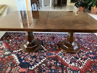 Henredon Pedestal Dining Table