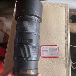Nikon AF-S 70-200 f/4 with hood in great condition
