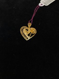 Gold heart pendant