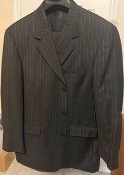 STAFFORD EXECUTIVE CHARCOAL MEN’S SUIT SIZE 40R
