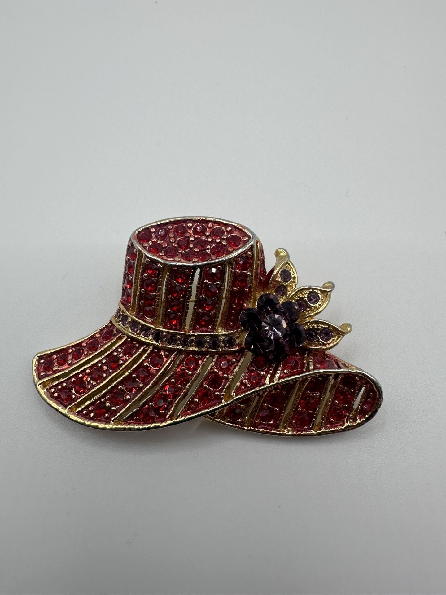 Vintage Red Hat Society Rhinestone Paved Brooch Pin Pendant Gold Tone