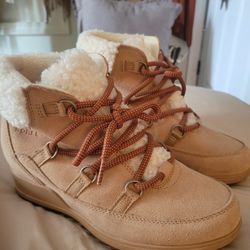 Woman's Sorel Boots(brand New)
