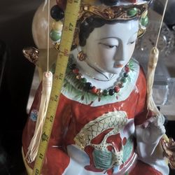Vintage Ceramic Chinese Geisha In Perfect Condition. 
