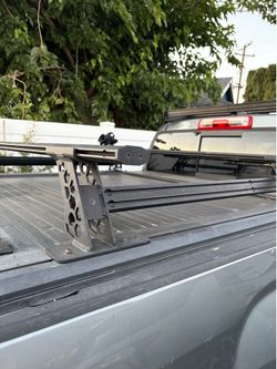 Chevy Colorado / GMC Canyon Tonneau Cover with Cross Bars