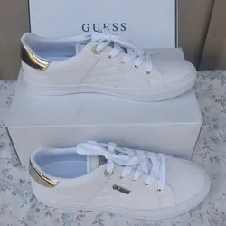 Guess Women's Loven Sneaker Size 10M New in Box