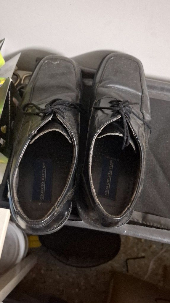 Size 9 Mens Shoes