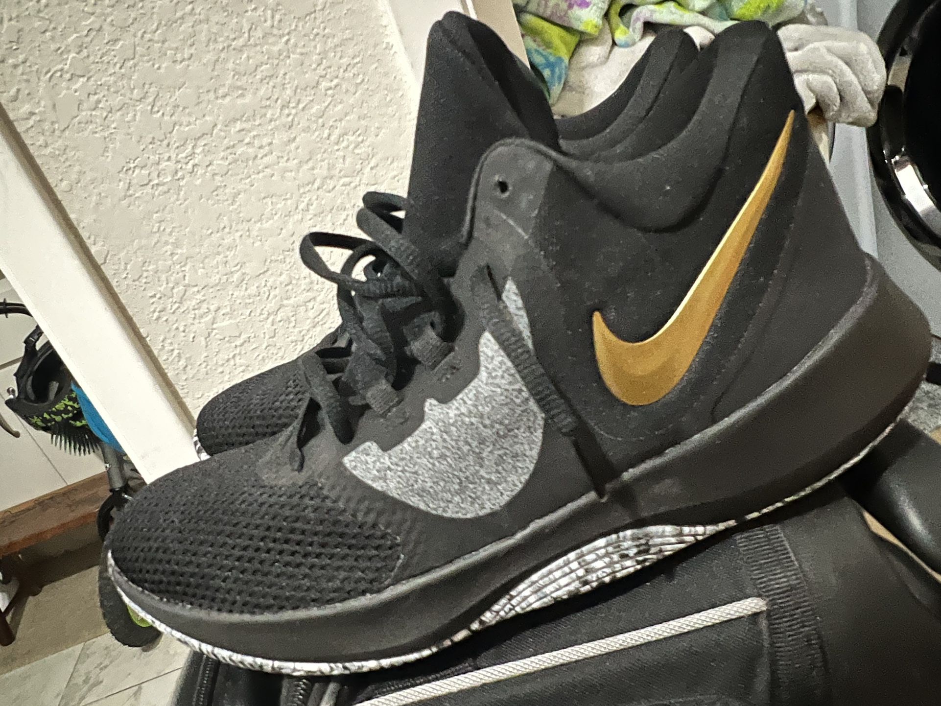 Size 11 Nike Basketball Shoes