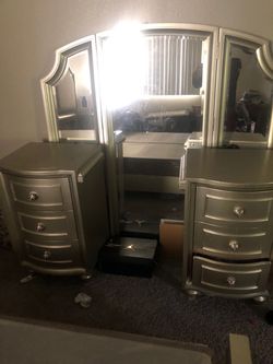 silver transitional vanity set