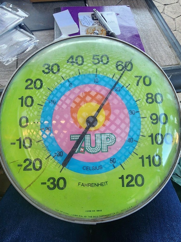 vintage 7up soda wall thermometer advertising  memorabilia